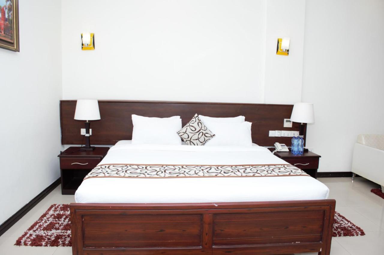 Hotel Blue Sapphire دار السلام المظهر الخارجي الصورة