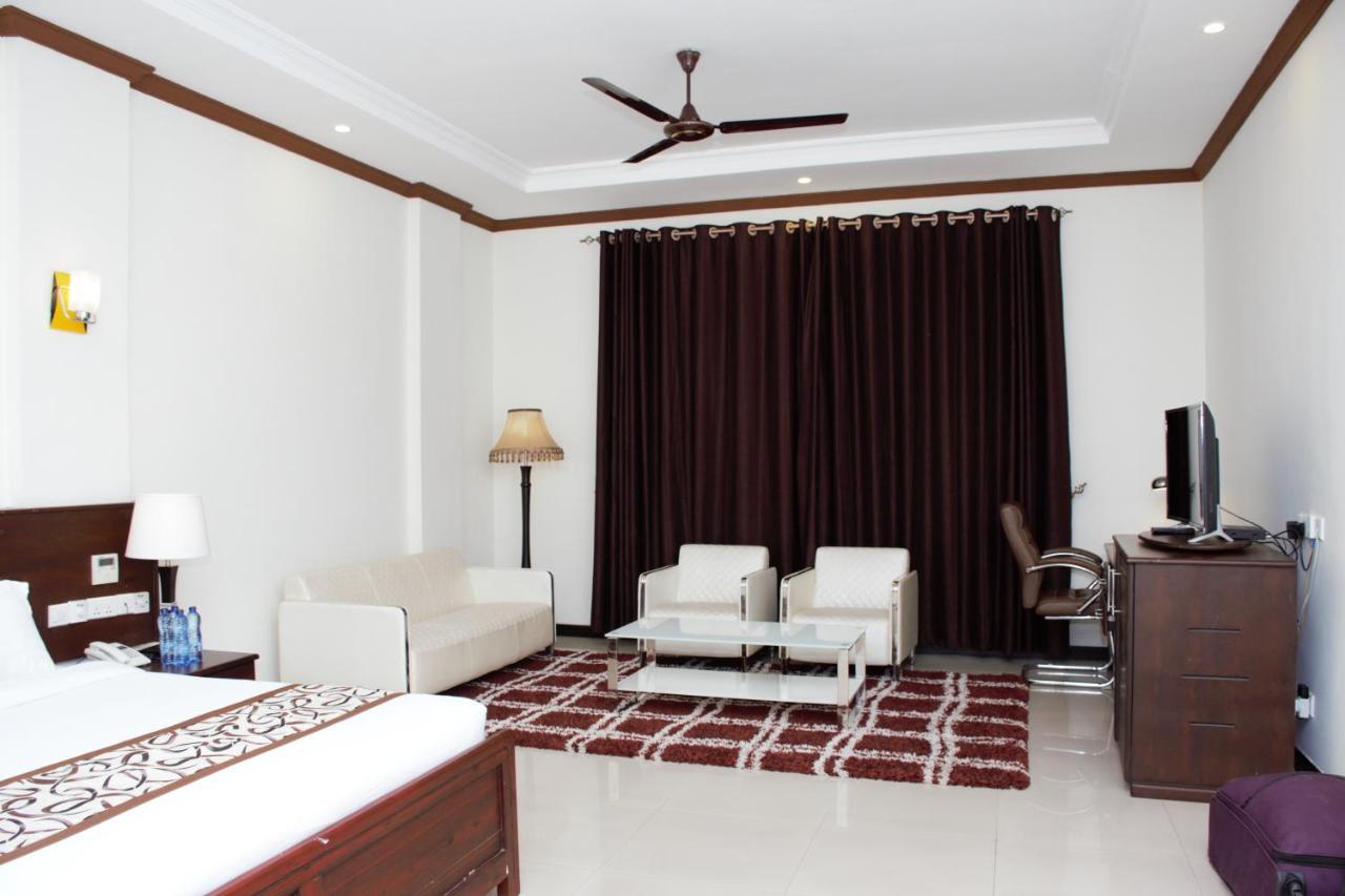 Hotel Blue Sapphire دار السلام المظهر الخارجي الصورة