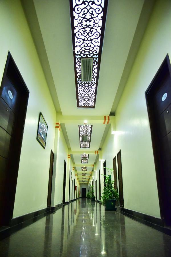 Hotel Blue Sapphire دار السلام المظهر الخارجي الصورة