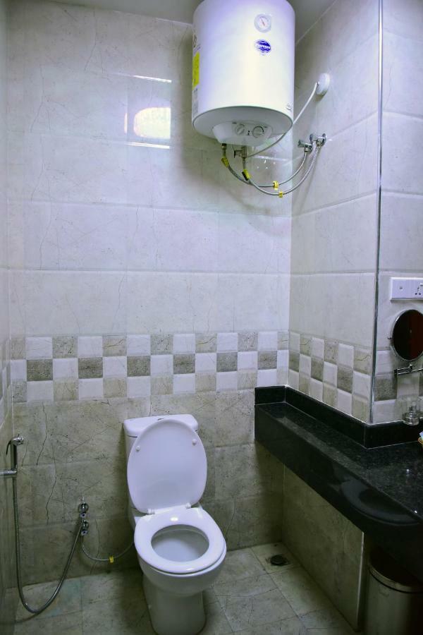 Hotel Blue Sapphire دار السلام المظهر الخارجي الصورة