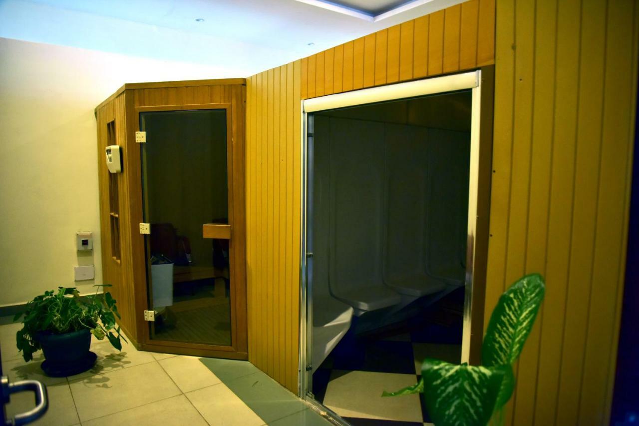 Hotel Blue Sapphire دار السلام المظهر الخارجي الصورة