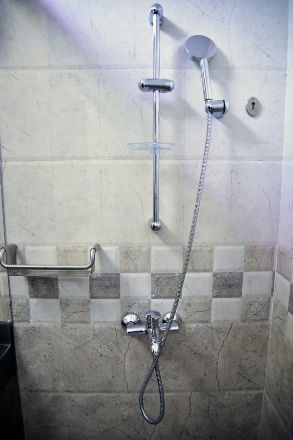 Hotel Blue Sapphire دار السلام المظهر الخارجي الصورة