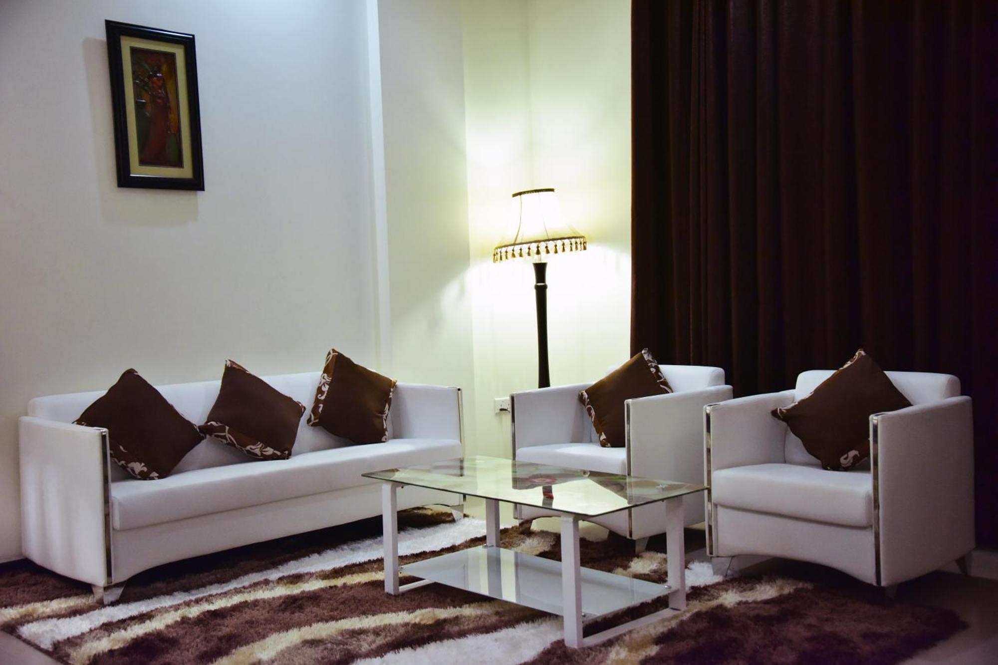 Hotel Blue Sapphire دار السلام المظهر الخارجي الصورة