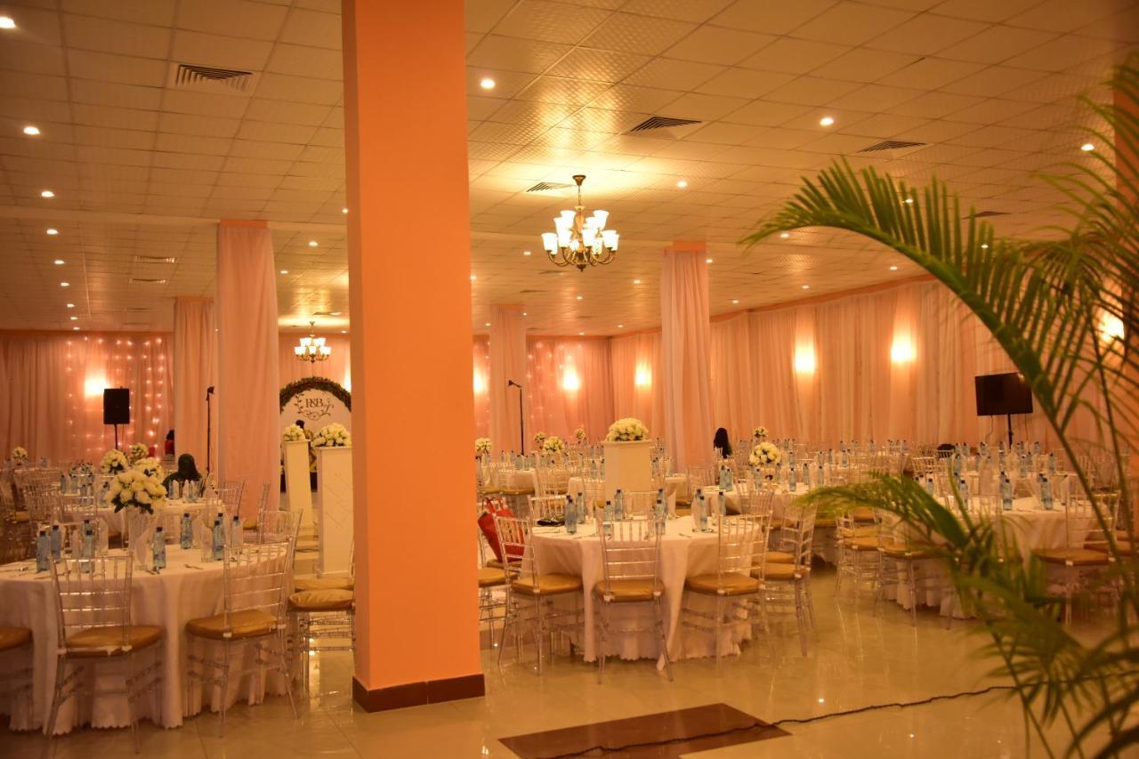 Hotel Blue Sapphire دار السلام المظهر الخارجي الصورة